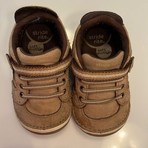 Stride Rite Soft Motion Sneaker 5.5 wide